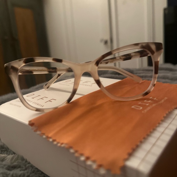 ❌ SOLD ❌ Diff Carina Cream Tortoise Prescription Eyeglass Frames - Picture 6 of 10